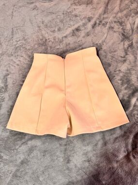 FRIFUL Cream Tailored High-Waisted Shorts - Size Small - Minimalist Chic"